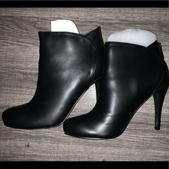 NWT Sz. 9 women’s 4” heel booties vegan leather by Michael Antonio - Picture 2 of 7